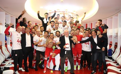 ΣΟΚ! Πανηγύρισαν οι παίκτες του Ολυμπιακού στα αποδυτήρια του Καραϊσκάκη, κίνδυνος αφαίρεσης βαθμών!