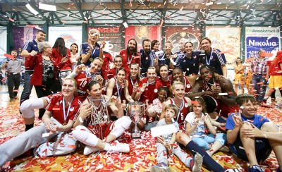 Και η κούπα, ξανά, ήρθε στον Πειραιά!