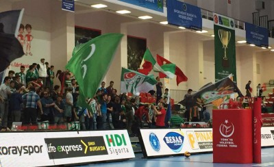 Με... δανεικούς οπαδούς (photos)