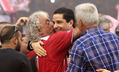 Πάταγος με το βίντεο του Τάκη και τον παγωτατζή!