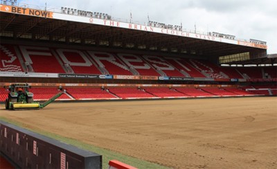 Βελτιώνει τον αγωνιστικό χώρο