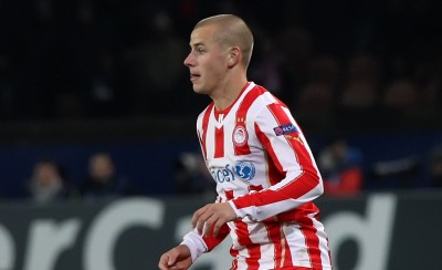 Επιμένει για Βάις