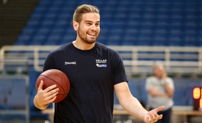 Στα ερυθρόλευκα και ο Μπόγρης!