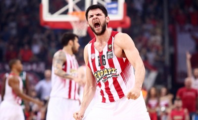 Θρύλος με κάτι... κότσια ΝΑ! Σηκώστε το στο ΟΑΚΑ!