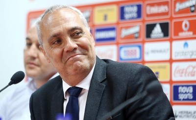 Τα πάντα... εξετάζονται!