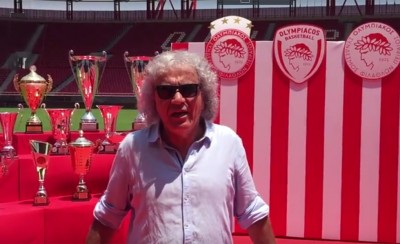 Ο Τσουκαλάς με τις κούπες και μήνυμα! (video)