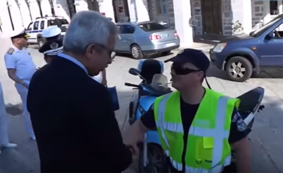 Ντροπή! Ο Γεν. Γραμ. Δημ. Τάξης ρωτάει αστυνομικό αν είναι 