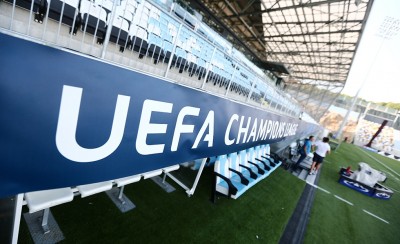 Πρόβες στο τέντωμα του... σεντονιού (video)