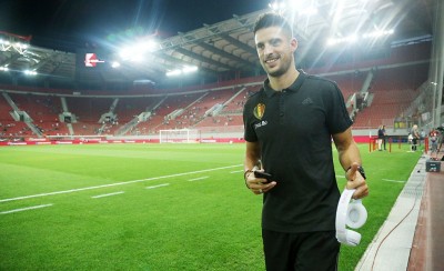 Επίθεση... αγάπης σε Μιραλάς! (Photos)
