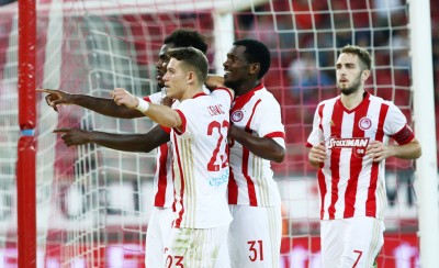 Οι ευχές της Σχολής Λονδίνου! (video)