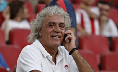 Είναι... τρελός, τον λένε Τάκη Τσουκαλά! (photo)