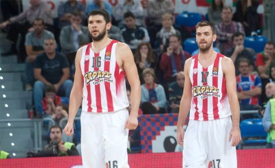 Σφίγγουν τα... δόντια και παίζουν!