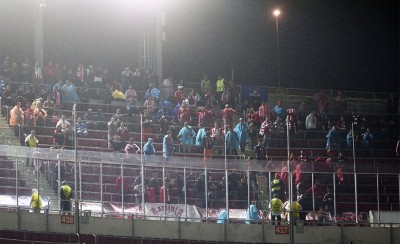 Μάγκες μέσα στη βροχή!