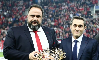 Η βράβευση και η αποθέωση του Βαλβέρδε (video)