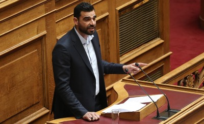 Κωνσταντινέα ξημερώματα, δίνεις δικαιώματα