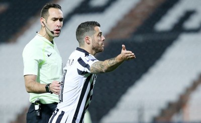 Ξεφτιλίστηκες Παπαπέτρου!