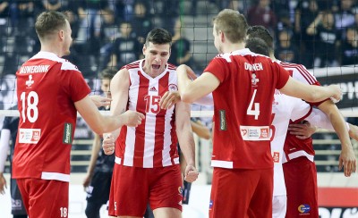 Είναι να γελάει κανείς...