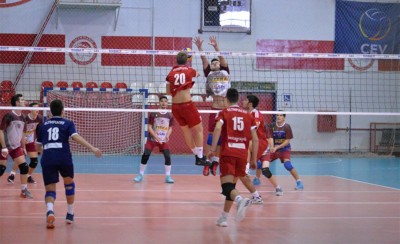 Τρία στα πέντε