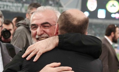 Ο χρεοκοπημένος κάνει μεταγραφές και ο άλλος... καραδοκεί!