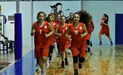 Όλο και δυναμώνει (photos, video)