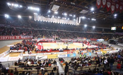 Με γιορτινή διάθεση το ματς στο ΣΕΦ!