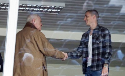 Γέλασαν και τα πόμολα!