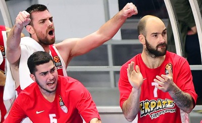 Χρόνια πολλά, θρύλε!