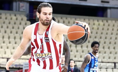 Καλό είναι να παίρνει απ' όλους