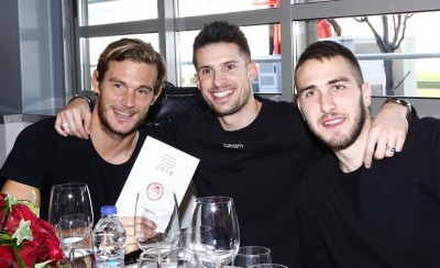 Έκοψε την πίτα του ο Θρύλος με πολλά χαμόγελα (photos)