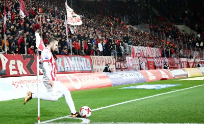 Κόσμος στο Καραϊσκάκη, αλλού με… κιάλια!