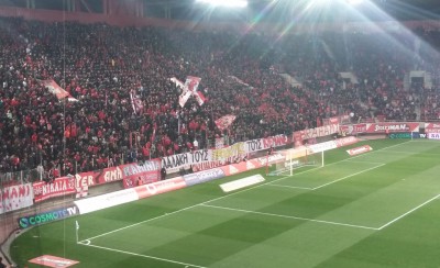 Τα δύο πανό στο Ναό (photos)