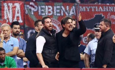 Ενώ το... ντου στους διαιτητές φέρνει τον κόσμο στο γήπεδο!