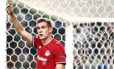 Με Ένγκελς, χωρίς Σισέ