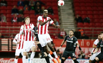 Μέσα ο Ένγκελς, ανοικτό του Σισέ