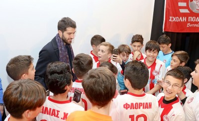 Δίπλα στις σχολές του Θρύλου ο Ανσαριφάρντ! (Photos)