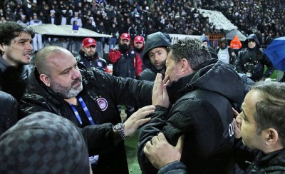 Το... τελετουργικό στην Τούμπα είναι με αντικείμενα... ευθείας βολής!