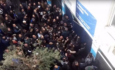 Γέλασαν και οι σπασμένες πόρτες στους Ζωσιμάδες!