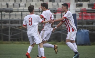 Μπαλάρα στο δεύτερο και τριάρα των Νέων!