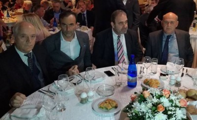 Ξεβρακωθείτε κι άλλο! Ο Γραμμένος στο ίδιο τραπέζι με τα στελέχη του ΠΑΟΚ!