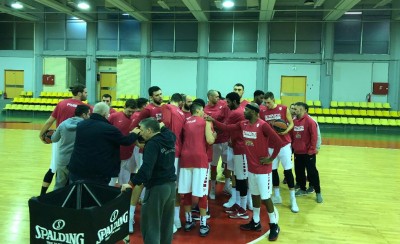 Μπήκε ο Μπόμπι Μπράουν (photos)