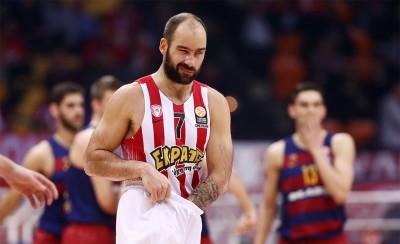 Την έχει (τουμπάρει) ο Θρύλος!