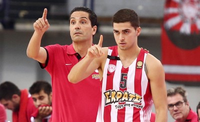 Τους πιστεύει και για αυτό τους τα... έψαλε