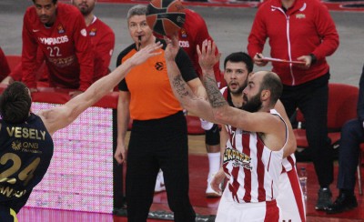 Αυτοί σφυρίζουν στη Μόσχα
