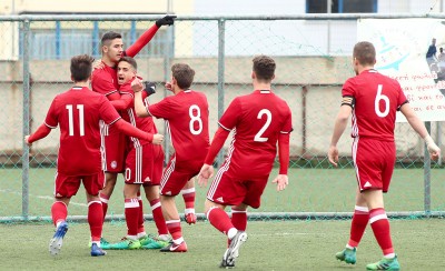 Εύκολη νίκη οι Έφηβοι