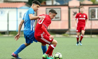 Συνεχίζει ακάθεκτος στην κορυφή