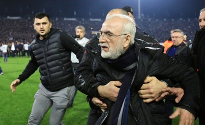 VIDEO ΣΟΚ: Το άγχος του Σαββίδη για το πιστόλι!