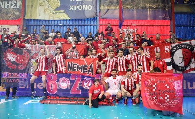 Η απονομή του τροπαίου (video)