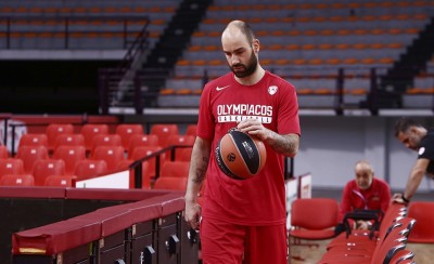 Μέσα ο αρχηγός!