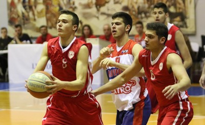 Σαρωτικοί οι μικροί του Θρύλου! (Photos)