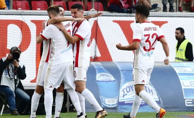 Απλό ποδόσφαιρο και άνετη 4άρα!